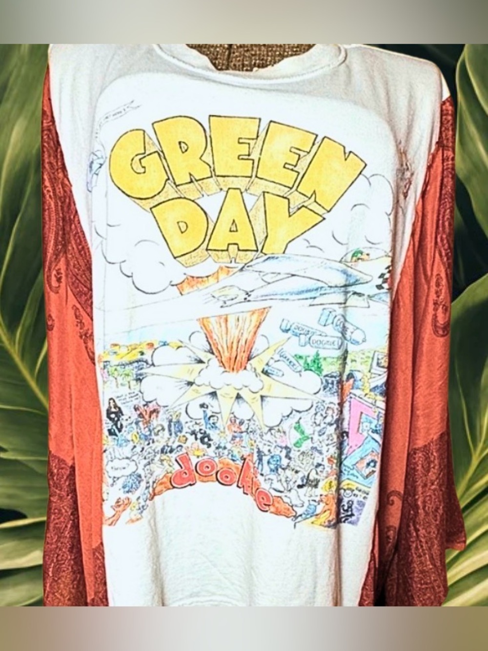 Green Day T Shirt poncho Upcycled w/ vibrant orange silk Kimono Sleeves. - Picture 6 of 6